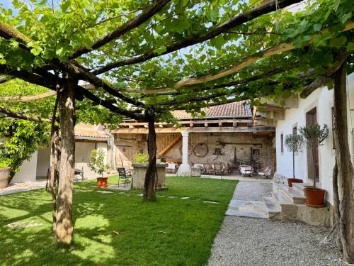 Slap Villa | Vila Kobdilj 1835 - Unique Stay in Karst Stone Villa