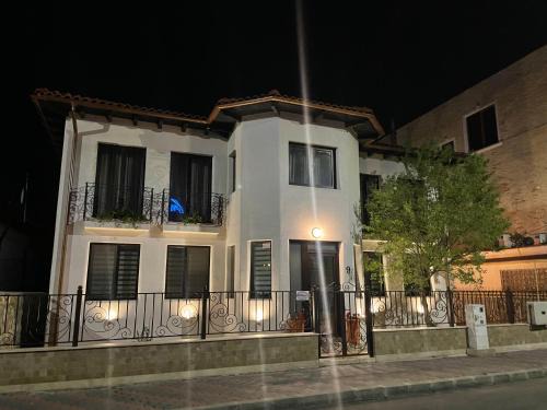 Mangalia House | Vila Thera