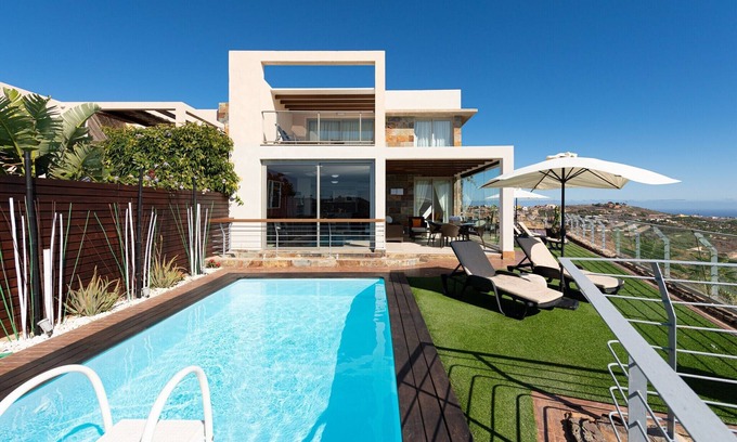 Salobre Villa | Villa in San Bartolomé with Private Heated Pool