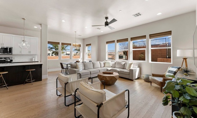 Bloomington Condo | Villa #01 at Bloomington Country Club: Pool, Golf, Restaurant