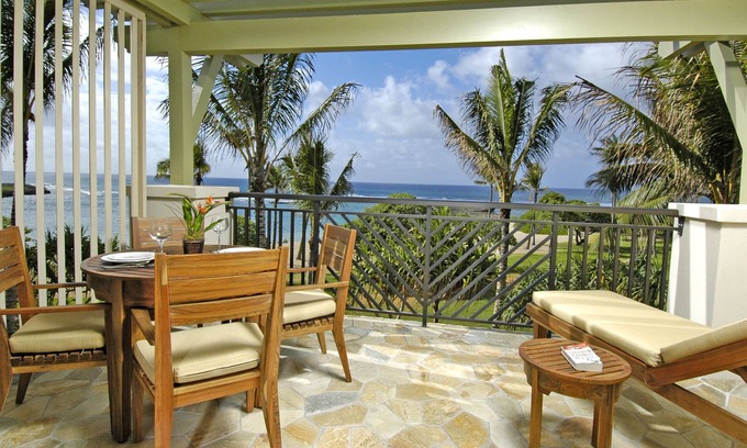 Kahuku Apartment | Villa 302: Fall Reduced 50%! King bed! Penthouse Lvl Ocean View Turtle Bay