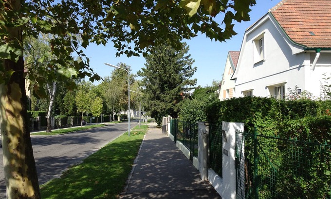 Hietzing House | Villa 4 You! Superb Residential Area