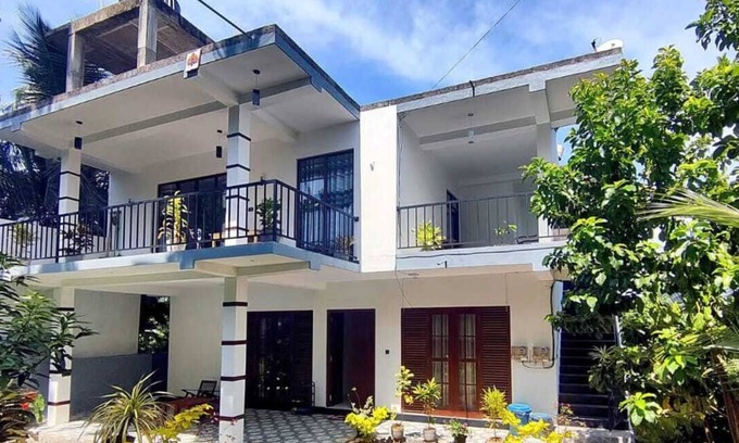 Thiranagama Apartment | Villa 51 ,Spacious 4-bedroom apartment with WiFi, AC in enchanting Hikkaduwa