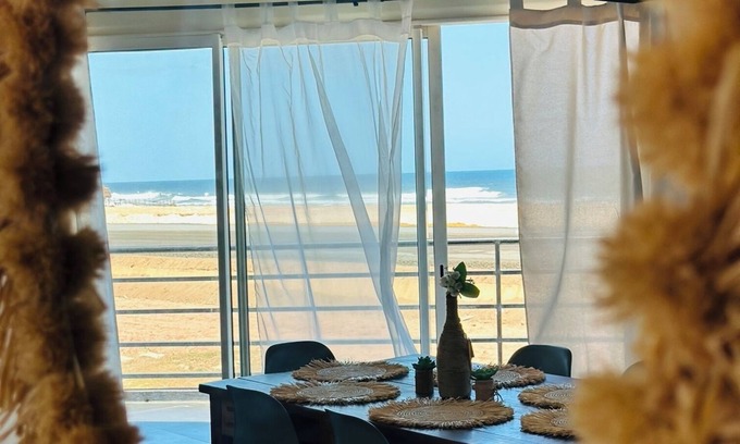 Toamasina Villa | Villa Aaray with 180° sea view from balcony. With outdoor pool!