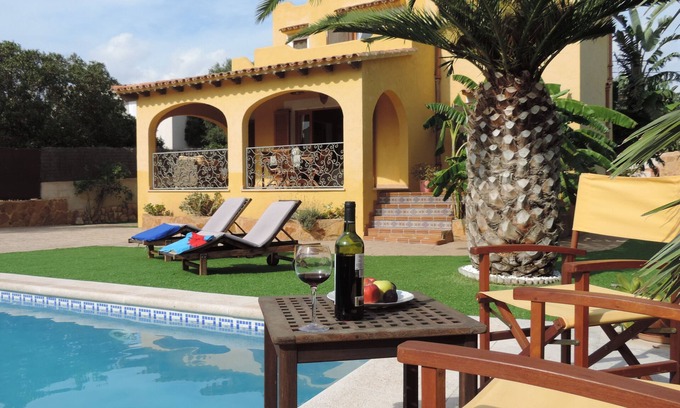 Cala Pi Villa | VILLA AND POOL AT THE BEACH OF CALA PI