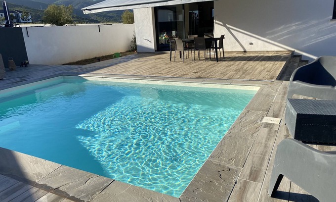 Borgo House | Villa Avec Piscine Proche de Toute Commodité
