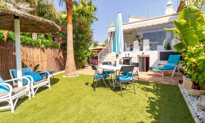 Bahia Dorada Villa | Villa 'Bahia Dorada' 50 m to the Beach with Sea View, Wi-Fi and Air Conditioning