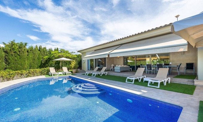 Marratxi Villa | Villa Bellviure in Palma with Mountain Views, Private Pool, Terrace and Wi-Fi