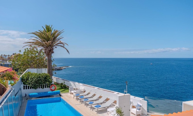 Callao Salvaje Villa | Villa Blanca Callao Salvaje. First line by the sea