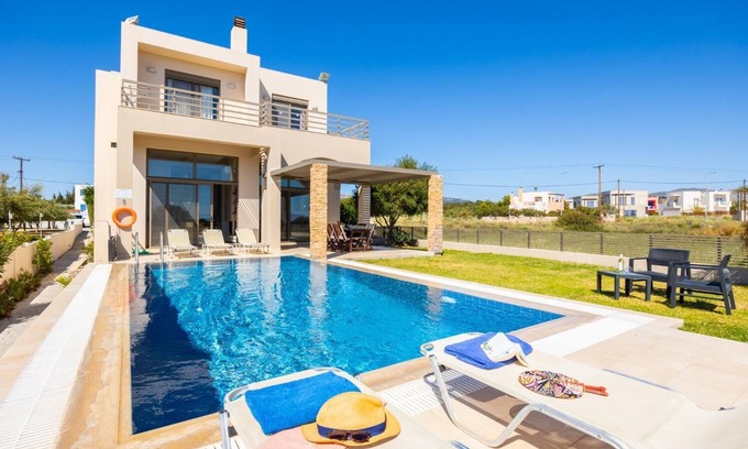 Gennadi Villa | Villa Blue Wave Tria