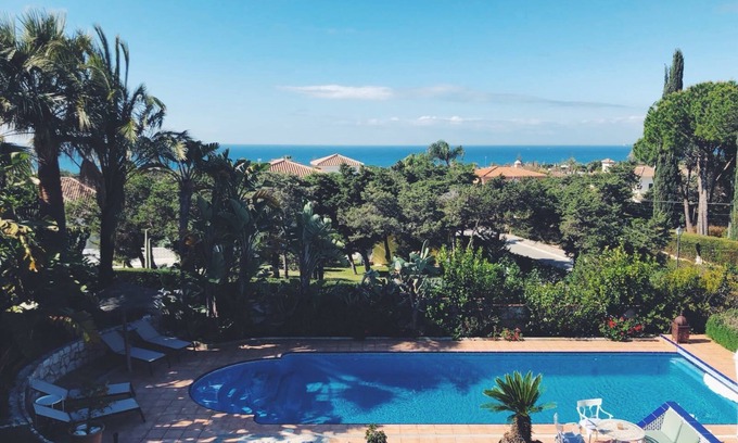 Urbanizacion Pinos Verdes Bed & Breakfast | Villa Breeze Boutique Guest Rooms Marbella