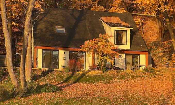 Saint Louis House | Villa by St-Lawrence River and the Promenade-Champlain in Québec City