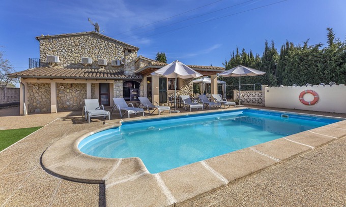 Lloseta Villa | Villa "Can Antich" with Mountain View, Pool, Wi-Fi, Garden & Terrace