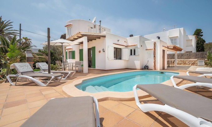 Cala d'Or Villa | Villa 'Casa Sol' with Private Pool, Wi-Fi and Air Conditioning
