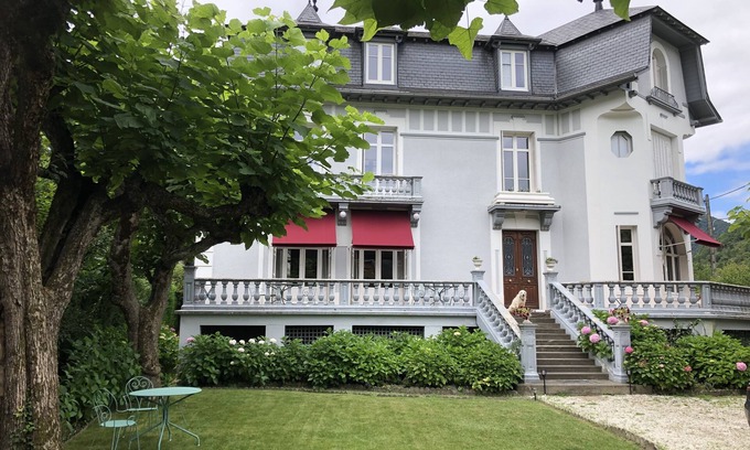 Bagneres-de-Luchon Villa | villa CastelMT LUCHON Pyrennees