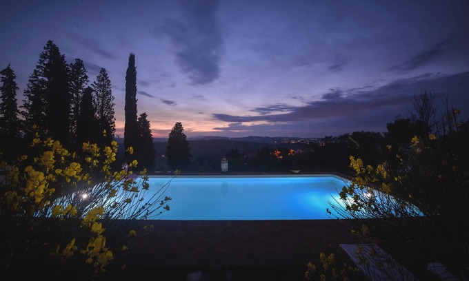 Chiocchio Villa | Villa Claro Chianti "il Cipresso" barn with use of pool 7 beds