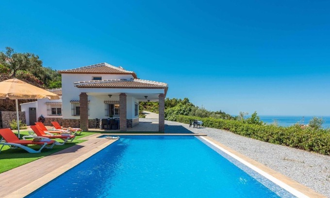 Sayalonga Villa | Villa Dajabe Sayalonga by Ruralidays