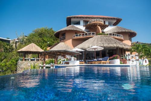 Ixtapa - Zihuatanejo Villa | Villa El Murmullo by La Casa Que Canta
