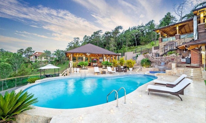 La Vega Province Villa | Villa Eli Jarabacoa ¡Chef Included! 20+ Guests