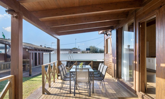 Campano Villa | Villa 'Fatema' with Private Pool, Wi-Fi and Air Conditioning