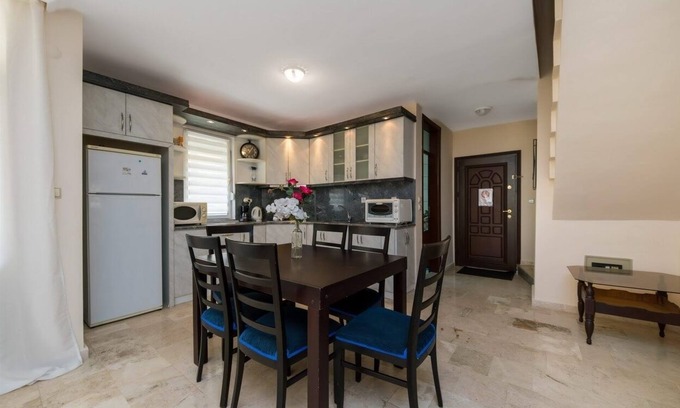 Konakli Villa | VILLA FLEURIE AVEC PISCINE PROCHE DE LA MER (2 CHAMBRES + SALON + TERRASSE)