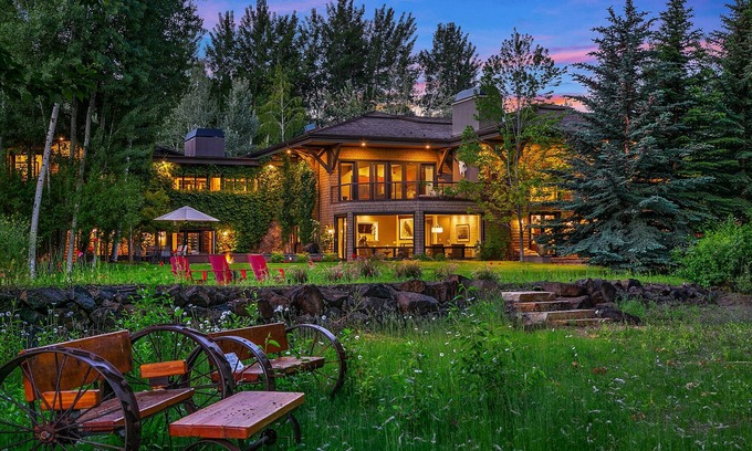 Sun Valley Hotel | Villa Fleuve
