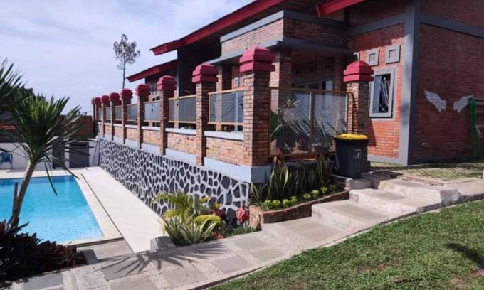 Cisarua Villa | villa forest puncak