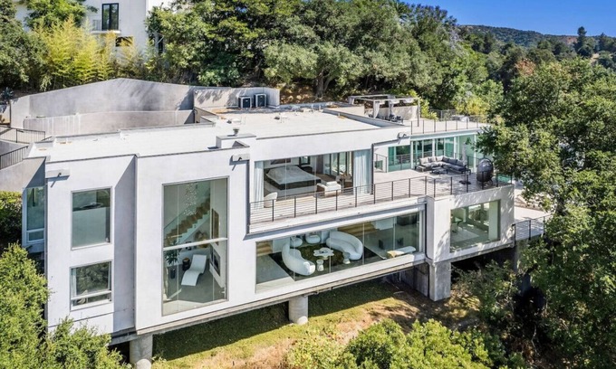 Beverly Hills House | Villa in Beverly Hills - Pool -Scenic Outlook 4b/b