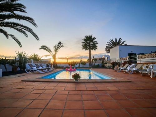 Villaverde House | Villa in La Oliva with Volcano View Pool