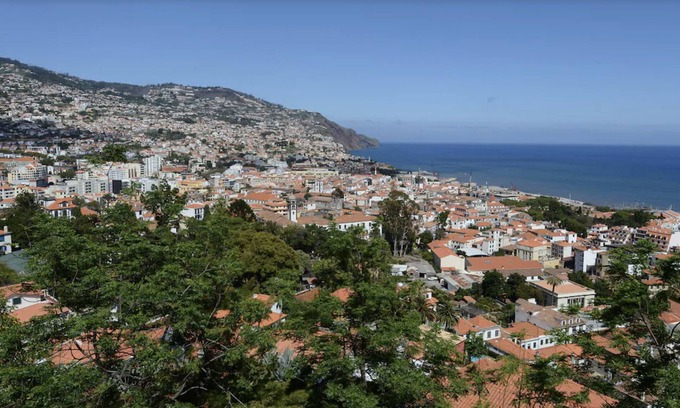 Sao Pedro House | VILLA IN THE CENTER OF FUNCHAL WITH STUNNING VIEWS OVER THE BAY