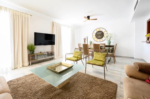Alhaurin el Grande House | VILLA INTMA - GOLF - POOLS - near Mijas, Marbella, Fuengirola - Fully Equipped