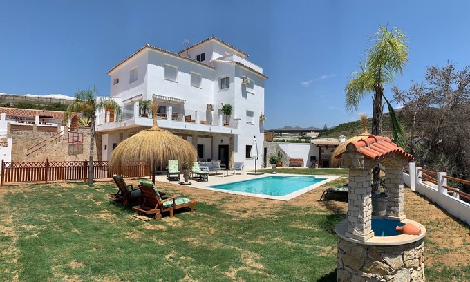 Mezquitilla House | Villa Isabel, Relax Cerca de la Playa con Piscina Privada