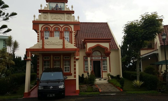 Cipanas Villa | Villa Kota Bunga Homey (R9/14 Eindhoven)