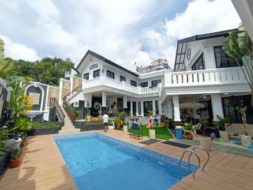 Cipanas Villa | Villa Kota Bunga Malini 10