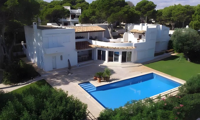 Cala d'Or Villa | Villa 'La Chamade' with Sea Views, Private Pool and Wi-Fi