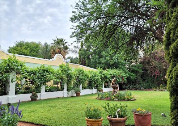 Akasia Apartment | Villa La Pensionne Guest House