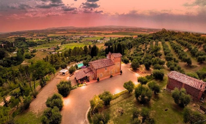 Palaia Villa | VILLA LARINO Luxury villa in Tuscany with breathtaking view