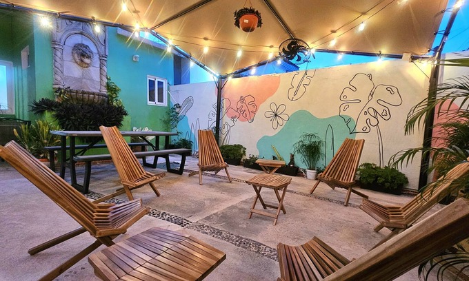 Downtown Cancun Hotel | Villa Leo Beautiful room with shared kitchenette, in the heart of Cancun