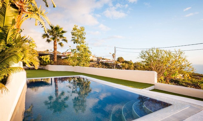 Guia de Isora Villa | Villa Libélula with Sea View, Pool & Wi-Fi