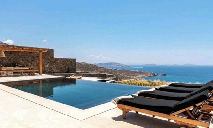 Houlakia Villa | Villa 'Lion' with Sea View, Wi-Fi and Air Conditioning