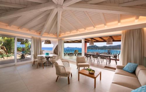 Notteri Villa | Villa Mannus - Splendida villa vista mare con piscina