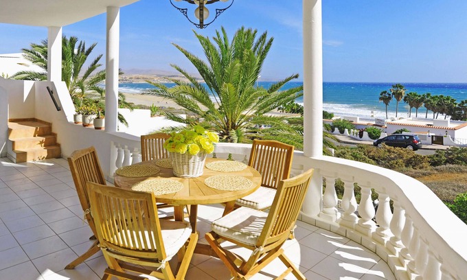 Bahia Calma Ski Chalet | Villa Marga