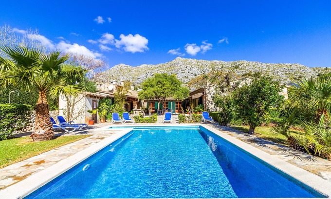 Urbanitzacio la Font Villa | Villa 'Martorell' with Private Pool, Wi-Fi and Air Conditioning