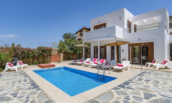 Pefkos Villa | Villa Maya by Villa Plus