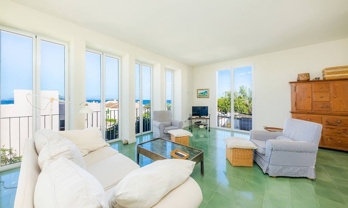 Urbanizacion Mont Ferrutx House | 'Villa Mercedes' with Sea View, Terrace & Wi-Fi