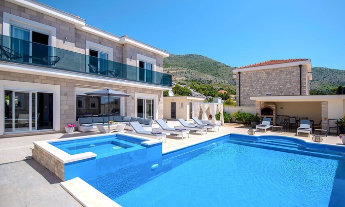 Ravno Villa | Villa Miriam with private pool/Jet pool-near Dubrovnik