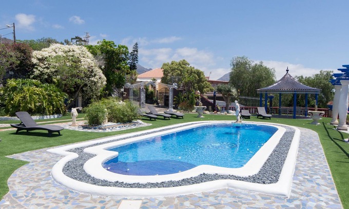 Armenime Villa | Villa Moradites B. Wonderful 2 Bedroom Villa. Communal Pool. Adeje.