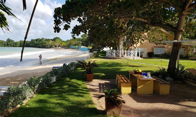 Mammee Bay Villa | Villa on the Beach. Charming, Quaint 3 bedroom at Cannon Villas Ocho Rios
