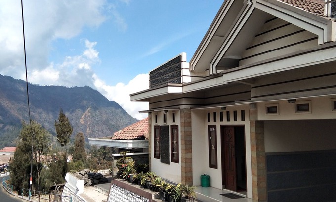 Probolinggo House | Villa/Penginapan Tengger Asri 2 Bromo Nyaman dan Bersi
