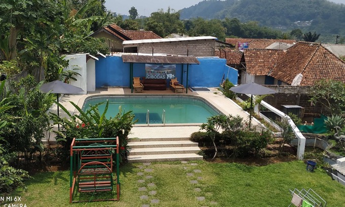 Cipanas Villa | Villa Pribadi Beunying 35 pax